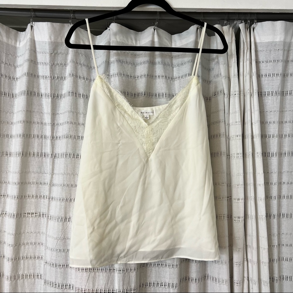 Socialite White Lace V-Neck Tank Blouse